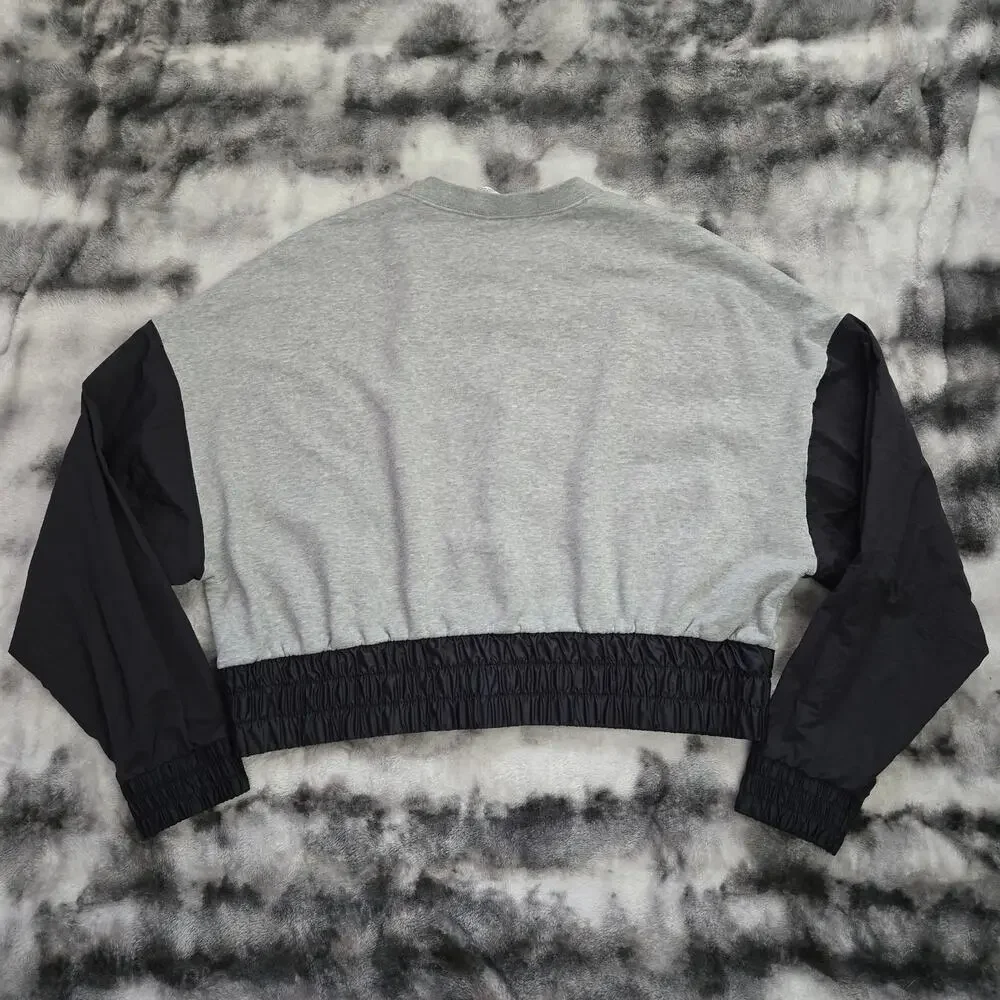 Nike Cropped Sweatshirt Women’s Medium Gray Black Nylon Sleeves Graphic Logo